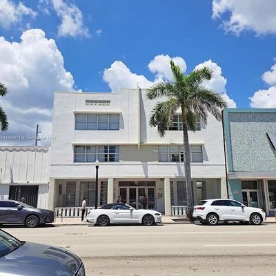 7326 Collins Ave, Miami Beach, FL 33141