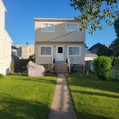 733 4 Th St, Secaucus, NJ 07094