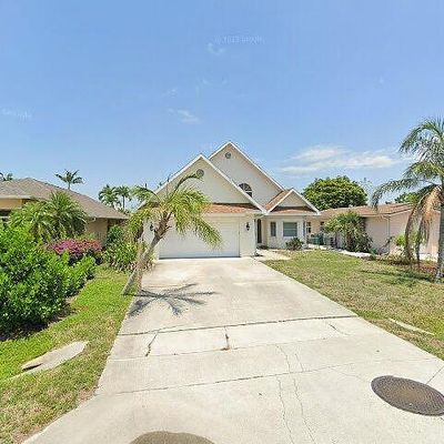 739 102 Nd Ave N, Naples, FL 34108