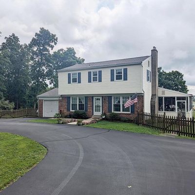 741 Crestwood Dr, Telford, PA 18969