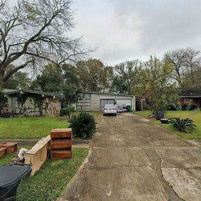 7738 Meadville St, Houston, TX 77061