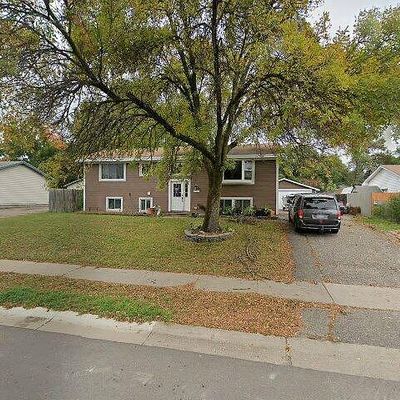 919 38 Th Ave, Anoka, MN 55303