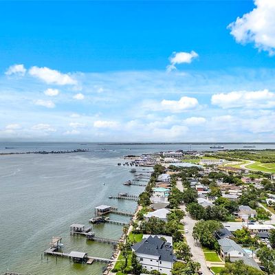 921 Marine Drive, Galveston, TX 77550