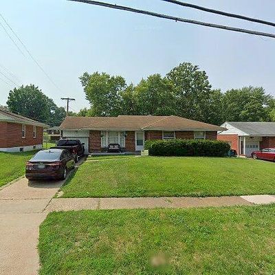 9239 Bellefontaine Rd, Saint Louis, MO 63137