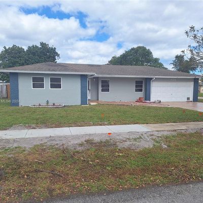 9251 Ashley Dr, Miramar, FL 33025