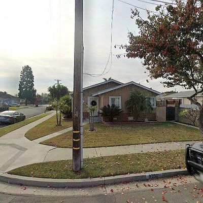 9256 Olive St, Bellflower, CA 90706