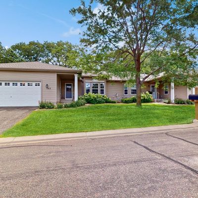 942 Carriage Hills Dr, Chaska, MN 55318