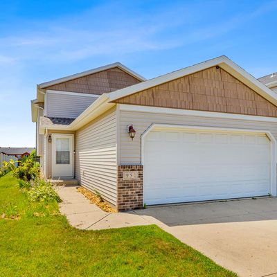 951 35 Th St S, Moorhead, MN 56560