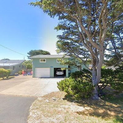 955 Driftwood Ln, Yachats, OR 97498