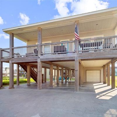 957 Fisherman Drive, Crystal Beach, TX 77650