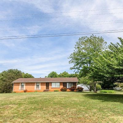 9608 Red House Rd, Appomattox, VA 24522