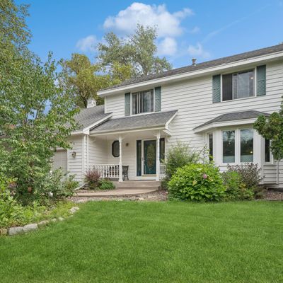 9619 Woodridge Dr, Eden Prairie, MN 55347