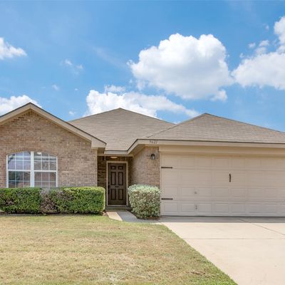 9621 Olivia Dr, Fort Worth, TX 76108