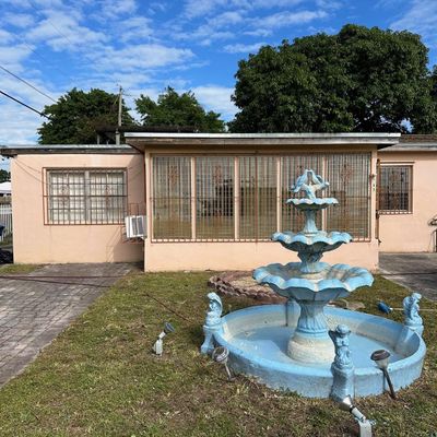 Address Withheld, Miami Gardens, FL 33169