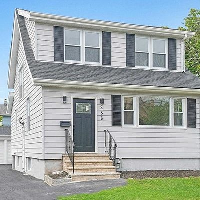 888 Maple Ave, Ridgefield, NJ 07657