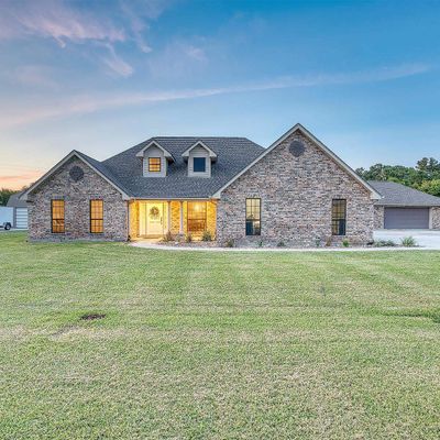 8902 Osprey St, Orange, TX 77630