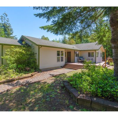 89351 Sunny Loop Ln, Bandon, OR 97411