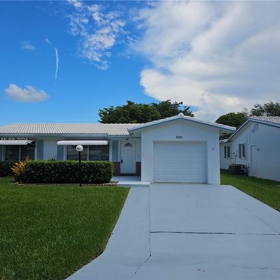 8941 Nw 12 Th Pl, Plantation, FL 33322