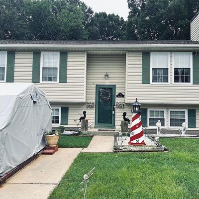 9 Brenda Lee Ct, Essex, MD 21221