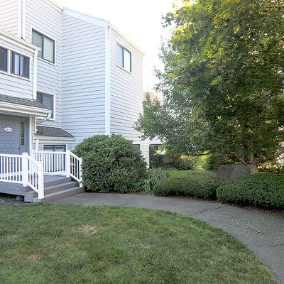 90 Rowayton Woods Dr, Norwalk, CT 06854