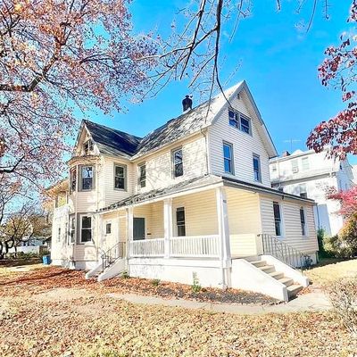 902 W Park Sq, Prospect Park, PA 19076