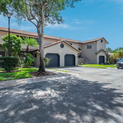 9024 Vineyard Lake Dr, Plantation, FL 33324