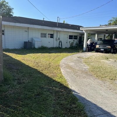 908 Grandview Blvd, Fort Pierce, FL 34982