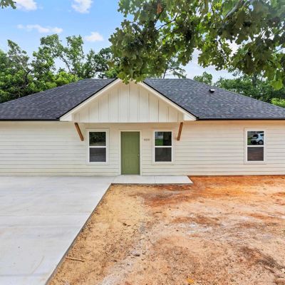 909 Couch Ave, Kilgore, TX 75662