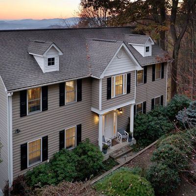 909 Town Mountain Rd, Asheville, NC 28804