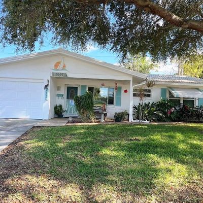 9097 140 Th Way, Seminole, FL 33776