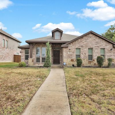 912 Mockingbird Ln, Glenn Heights, TX 75154