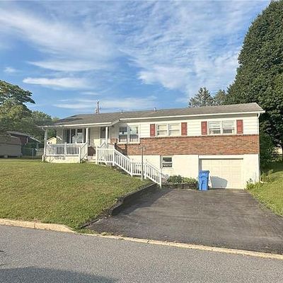 913 Carbon St, Walnutport, PA 18088