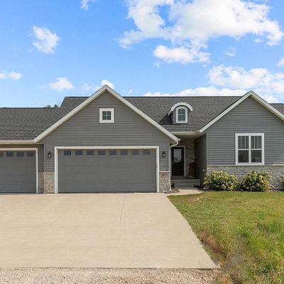 1011 Mill Pond Cir, Weyauwega, WI 54983