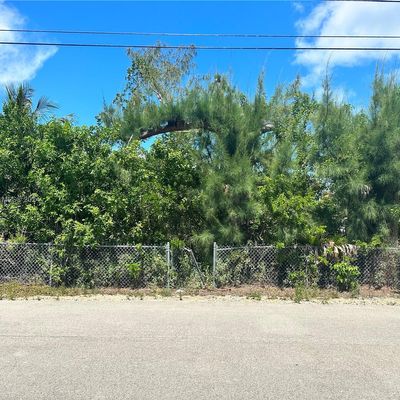 Harbour Dr, Key Largo, FL 33037