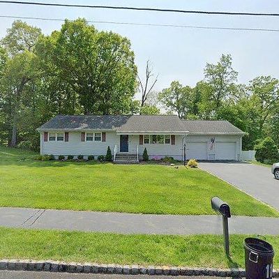 11 Pin Oak Rd, West Caldwell, NJ 07006