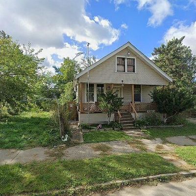 110 E Greendale, Highland Park, MI 48203