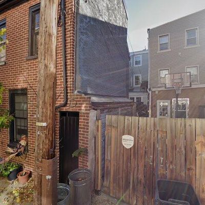 114 Monroe St, Philadelphia, PA 19147