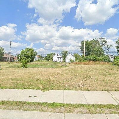 11763 Dyar St, Hamtramck, MI 48212