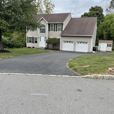 12 Crossfield Ct, Milford, NJ 08848