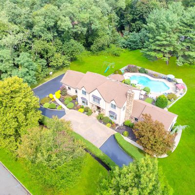 12 Stirrup Dr, Freehold, NJ 07728