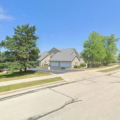 1030 River Place Blvd #1, Waukesha, WI 53189