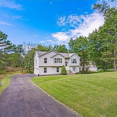 1038 Clover Rd, Long Pond, PA 18334