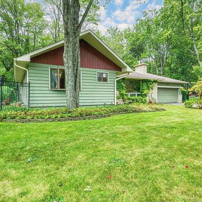 1045 Woodland Dr, Rhinelander, WI 54501