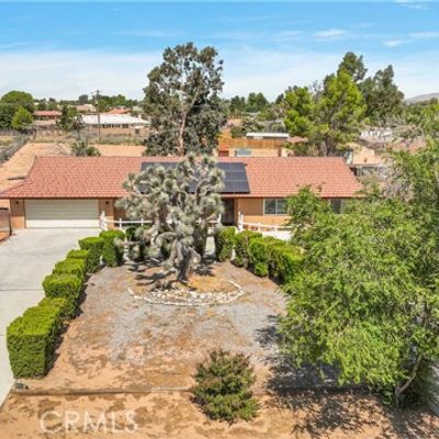 13940 Hopi Rd, Apple Valley, CA 92307