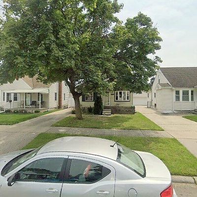 12937 Walnut St, Southgate, MI 48195