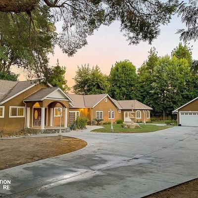 17022 Parthenia St, Sherwood Forest, CA 91325