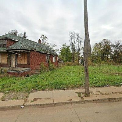 17624 Conant St, Hamtramck, MI 48212