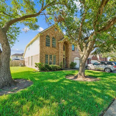 1803 Shadow Haven Ct, Fresno, TX 77545