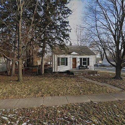 18811 Kenosha St, Harper Woods, MI 48225