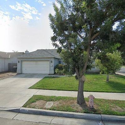 1899 Martinho Ave, Tulare, CA 93274